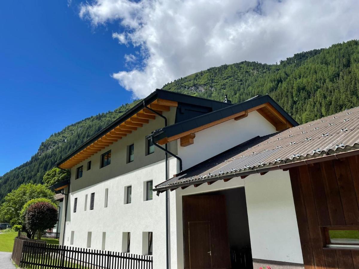 Ferienwohnung Apart Luibisblick St. Leonhard im Pitztal Exterior foto