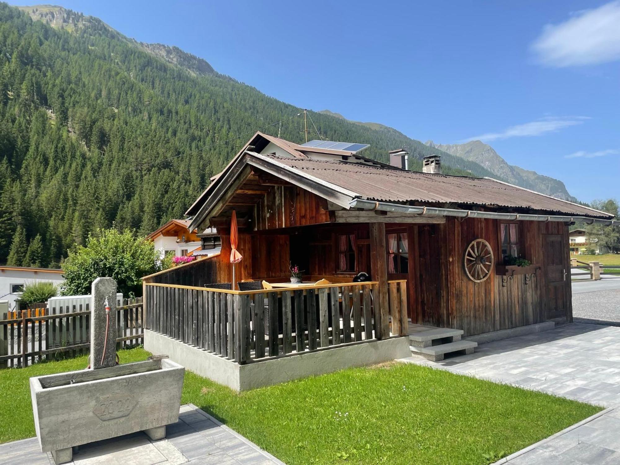 Ferienwohnung Apart Luibisblick St. Leonhard im Pitztal Exterior foto