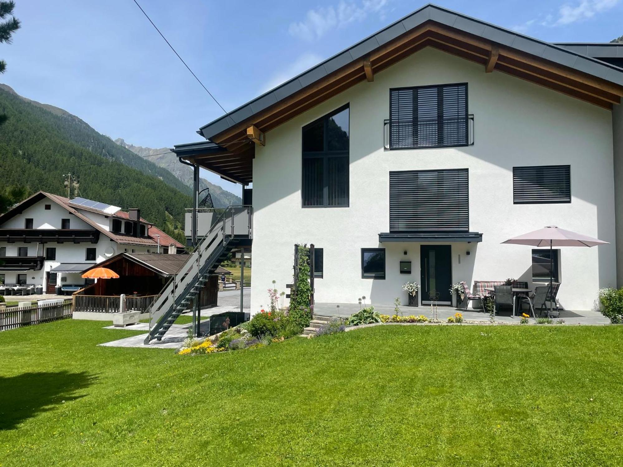 Ferienwohnung Apart Luibisblick St. Leonhard im Pitztal Exterior foto