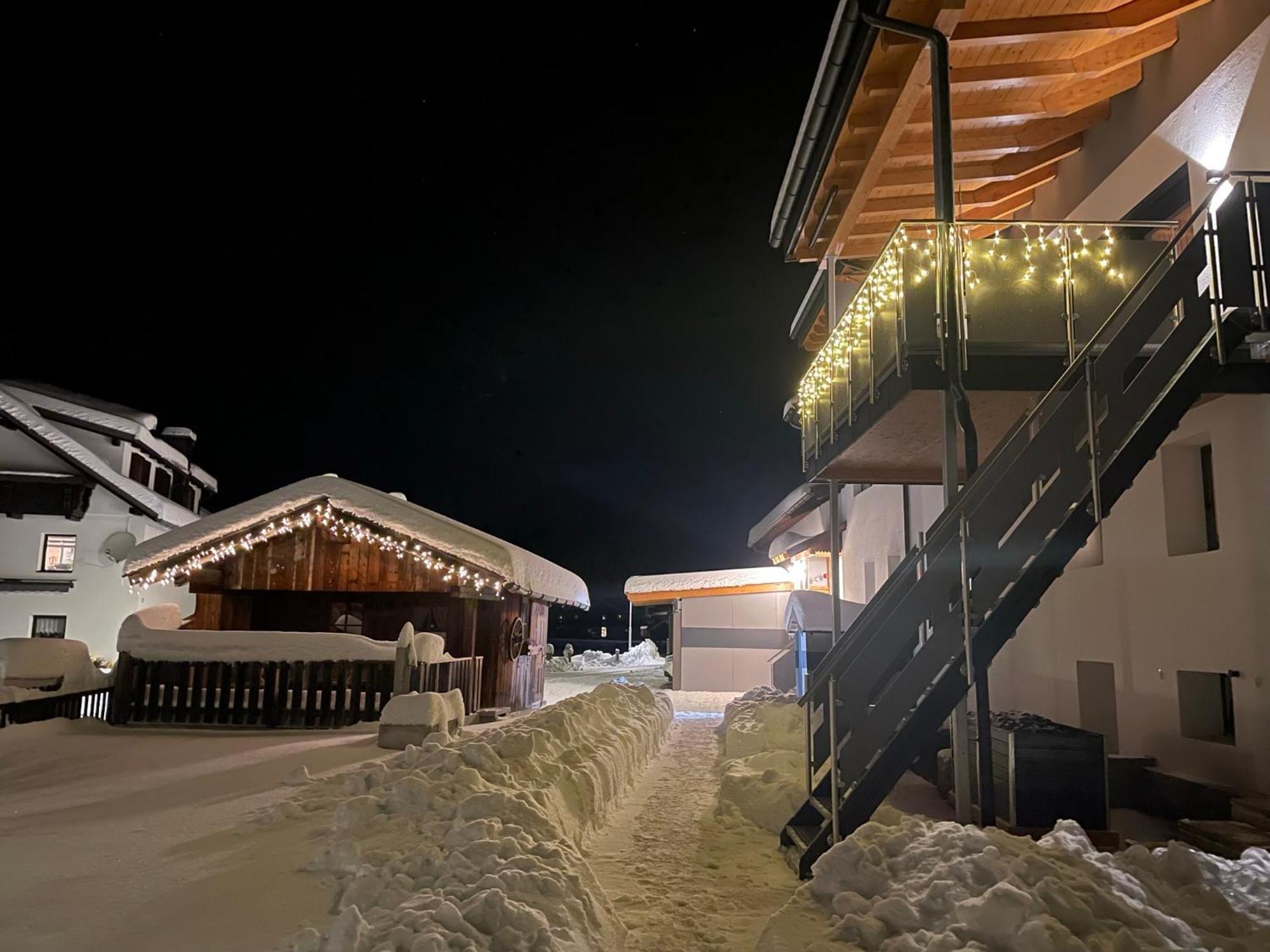 Ferienwohnung Apart Luibisblick St. Leonhard im Pitztal Exterior foto